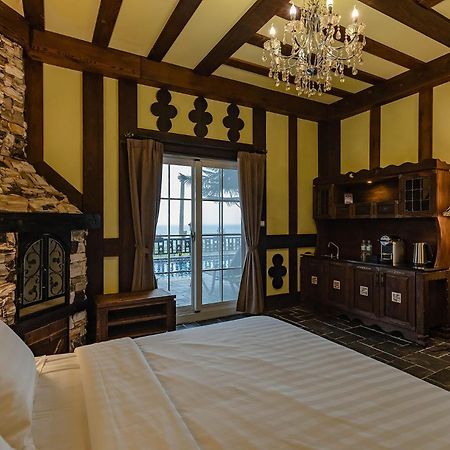 Tudor Dynasty Homestay Shoufeng Bagian luar foto