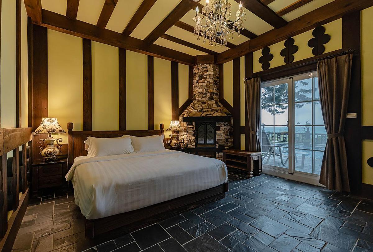 Tudor Dynasty Homestay Shoufeng Bagian luar foto