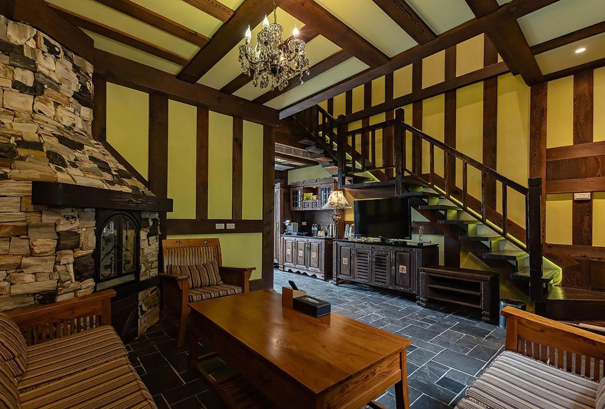 Tudor Dynasty Homestay Shoufeng Bagian luar foto