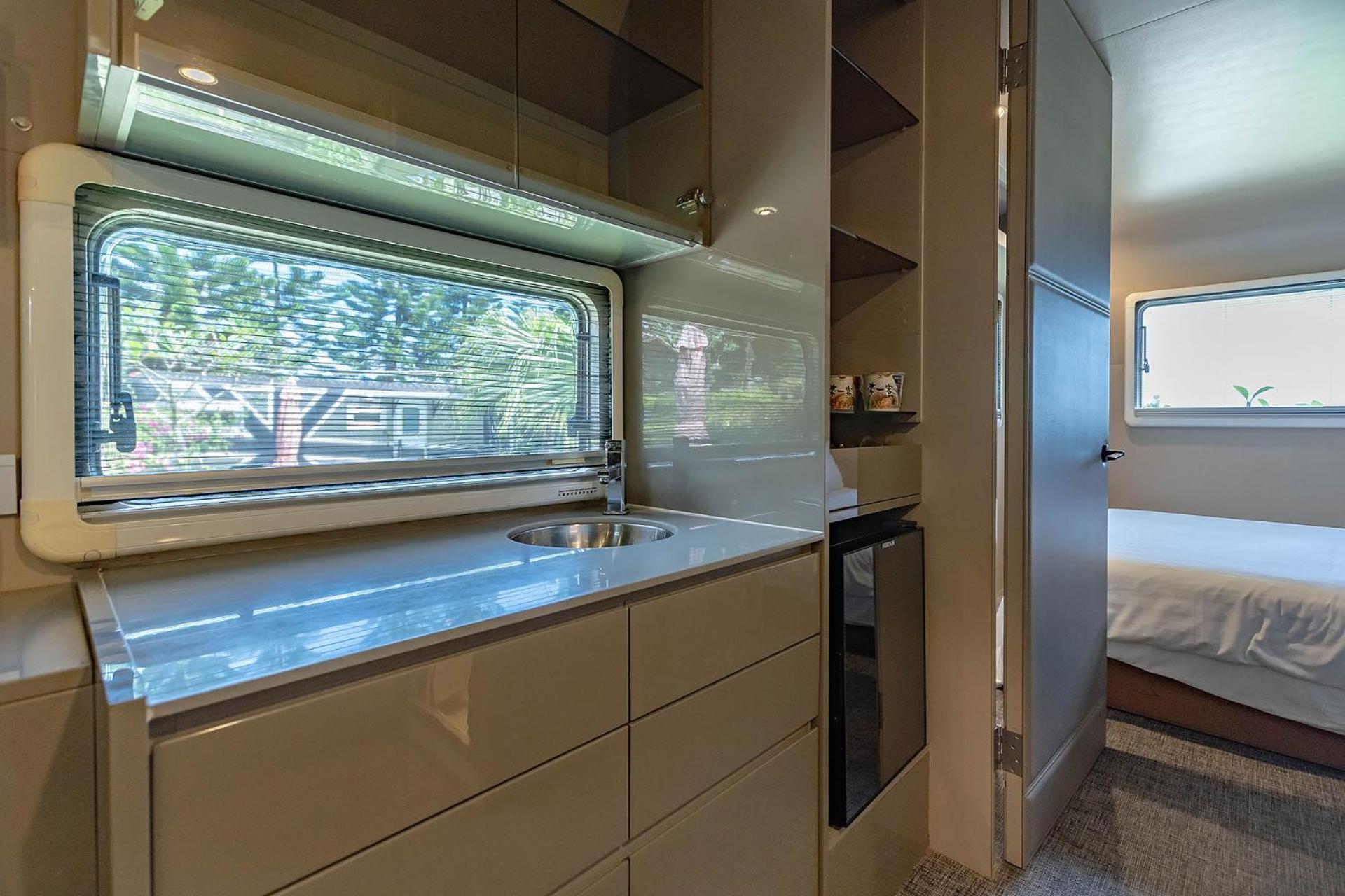 Tudor Dynasty Homestay Shoufeng Bagian luar foto